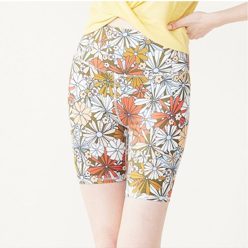 Juniors' SO sporty High waisted biker shorts  Size M